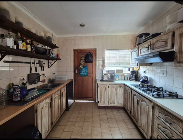 2 BEDROOM HOUSE FOR SALE IN VANDERBIJLPARK SE 4